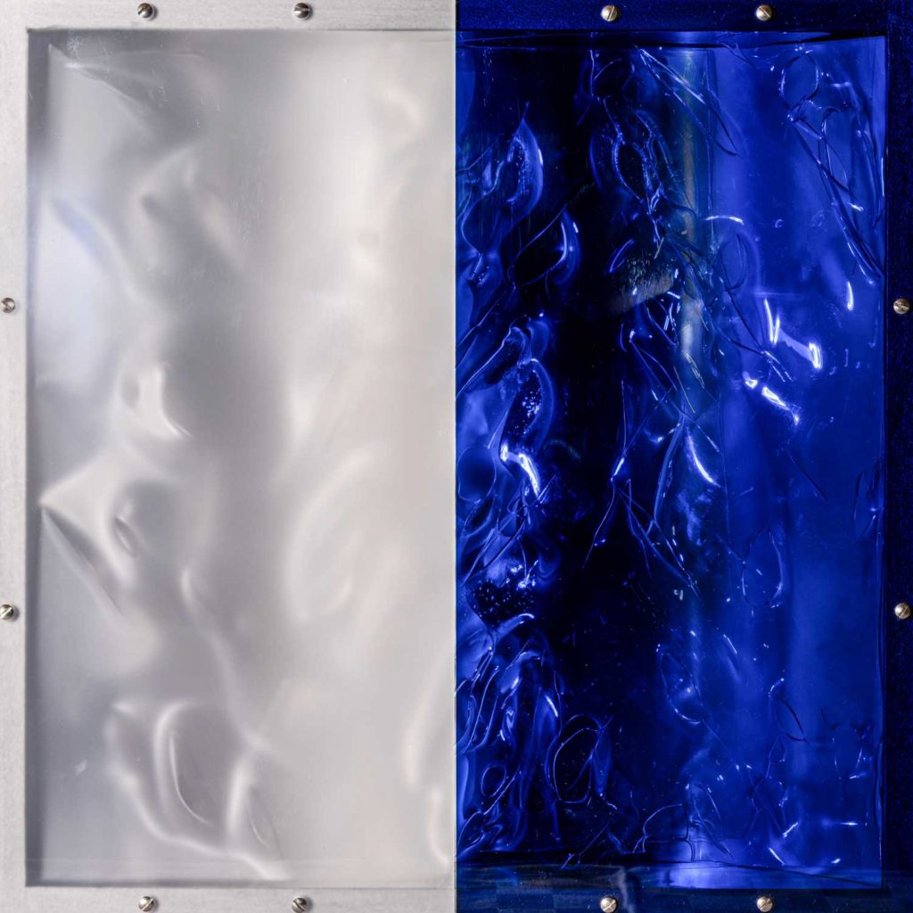 modern six-eight time, weiss_blau, Acrylglas:Edelstahl:Holz, 30 x 30 cm